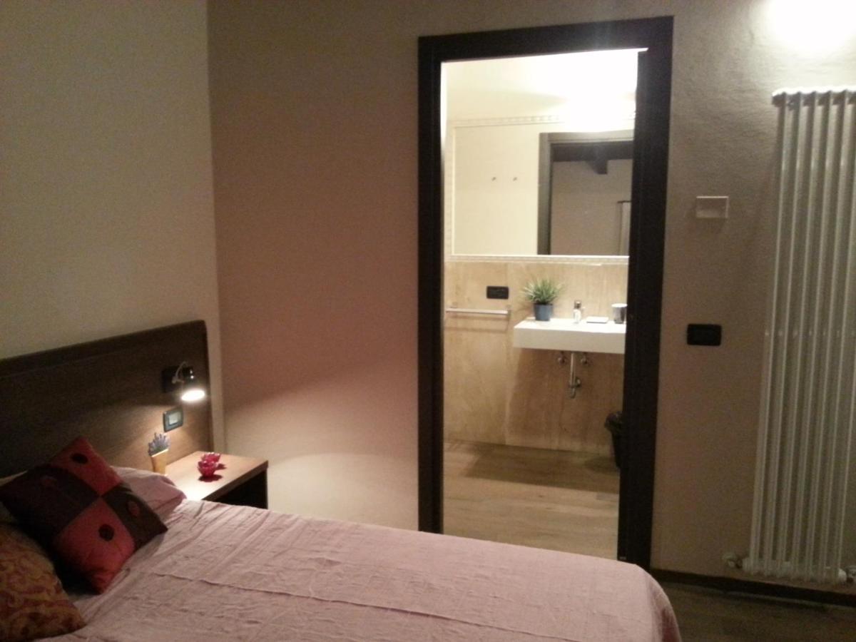 Hotel La Vecchia Reggio Ρέτζιο Εμίλια Δωμάτιο φωτογραφία